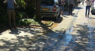 Door Permeoblokken stromen honderden liters water snel de bodem in