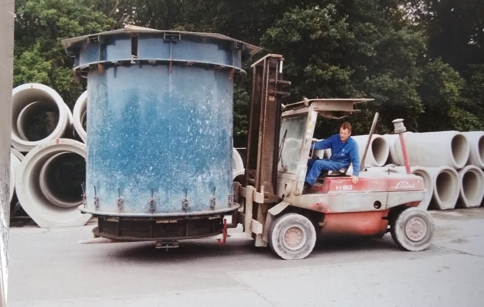 Rinie Thoonsen aan het werk bij De Hamer