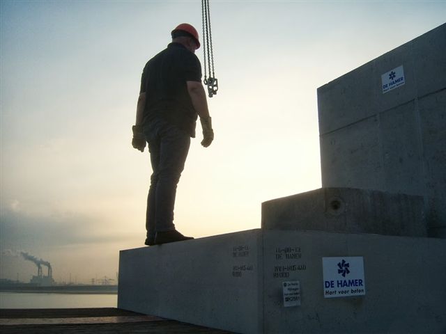 RWG terminal 2e Maasvlakte, levering laatste schachten, foto 5