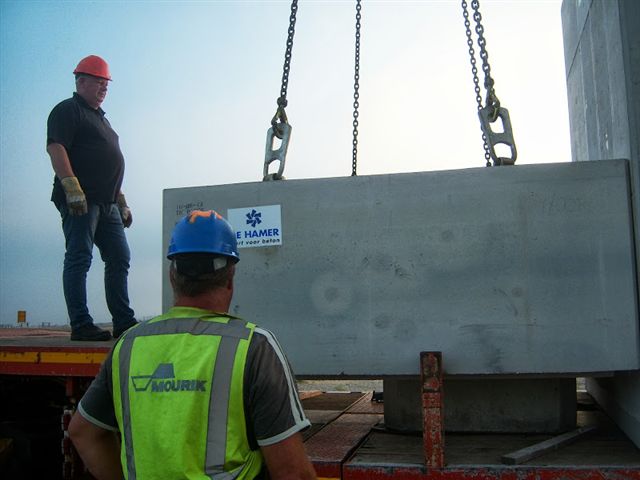 RWG terminal 2e Maasvlakte, levering laatste schachten, foto 7