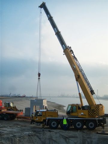 RWG terminal 2e Maasvlakte, levering laatste schachten, foto 11